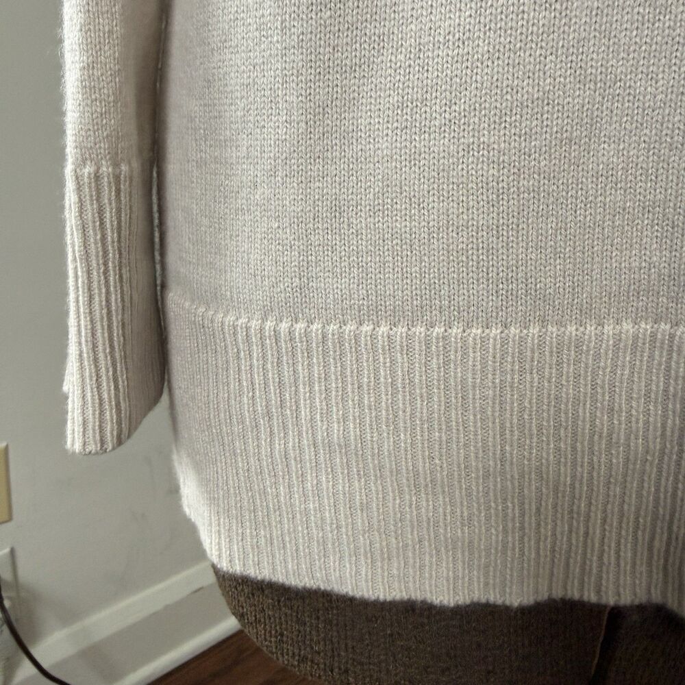 J. Crew Wool Cashmere Blend Oversized Crew Neck Sweater Size XS Cream Oatmeal - Picture 3 of 10